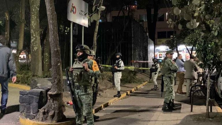 La Guardia Nacional resguarda el pozo contaminado.