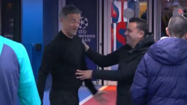 Luis Enrique y Xavi antes del PSG vs Barcelona