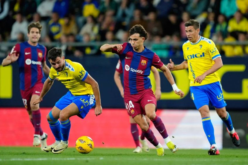 Genialidad de Joao Félix le dio el triunfo a un inoperante Barcelona