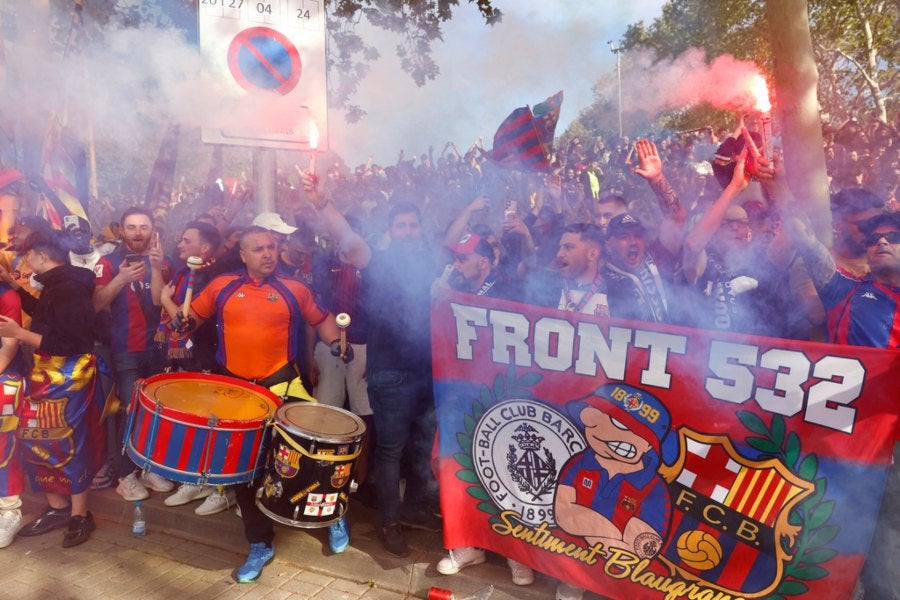 Afición de Barcelona previo a la Vuelta ante PSG