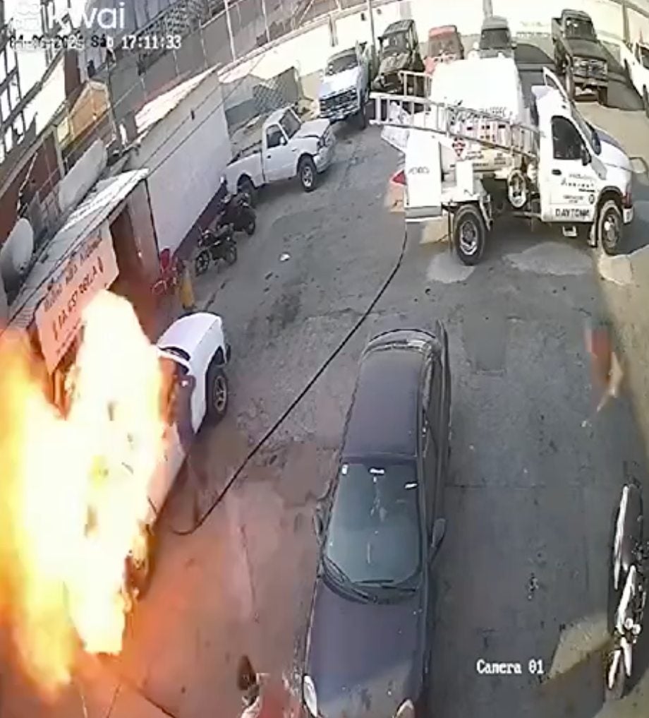 Un fuga en el tanque de gas hace que la unidad se incendie.