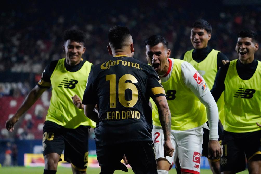 Los jugadores de Toluca celebran la goleada