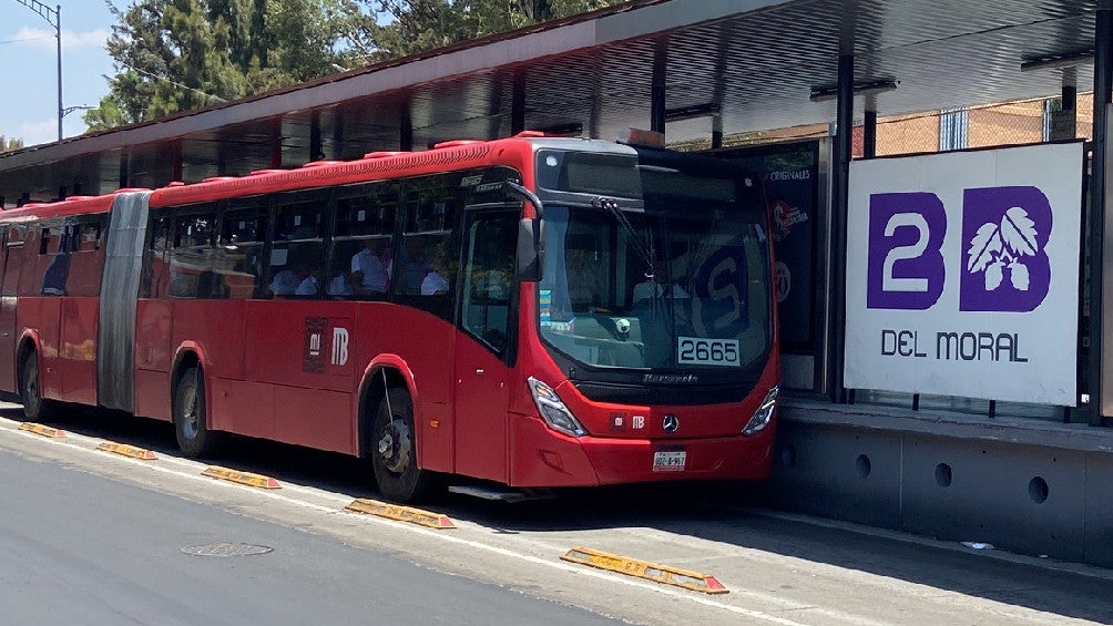 Durante cinco días estarán cambiando el concreto hidráulico.