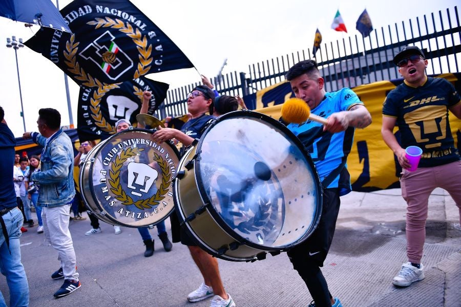 Afición de Pumas en el Clásico Capitalino