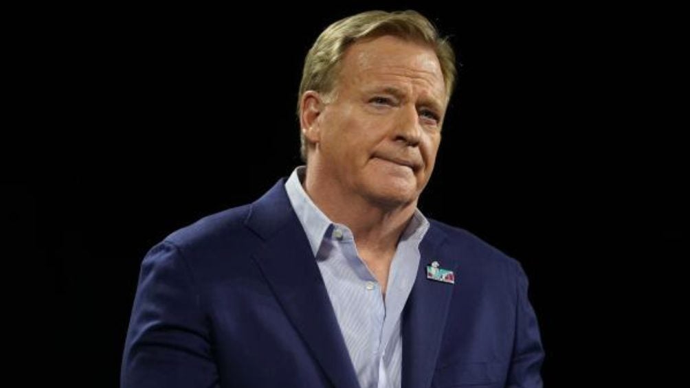 ¡Que no lo toquen! Roger Goodell podría no dar sus característicos abrazos durante el Draft 2024