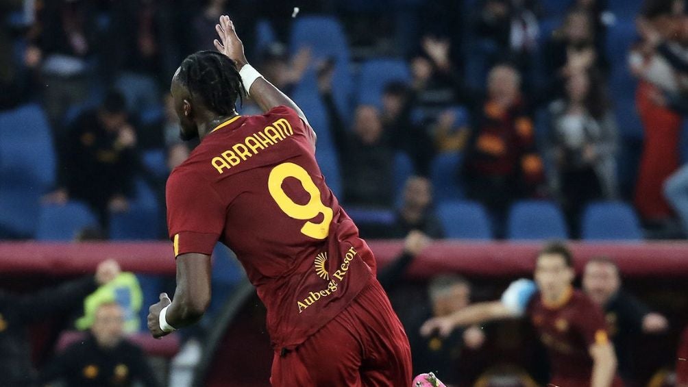 Con gol del inglés, la Roma empató al Napoli