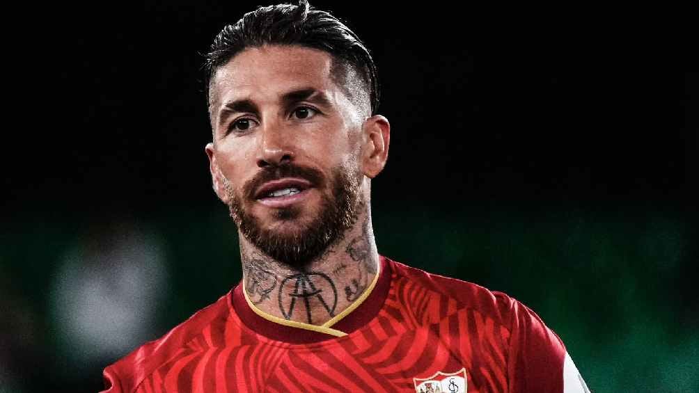 ¡No lo quieren! Aficionados de Betis insultan a Sergio Ramos en el Derbi de Sevilla