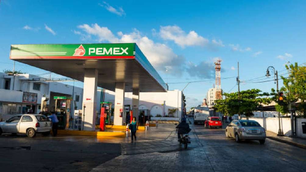 El costo promedio del litro de gasolina magna en México es de $23.47 pesos. 