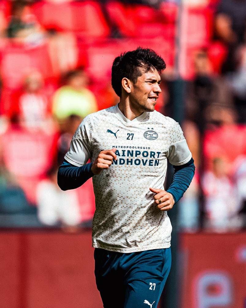 Lozano en entrenamiento con PSV