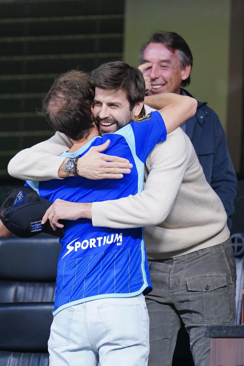 Piqué en un partido en el Estadio Azteca