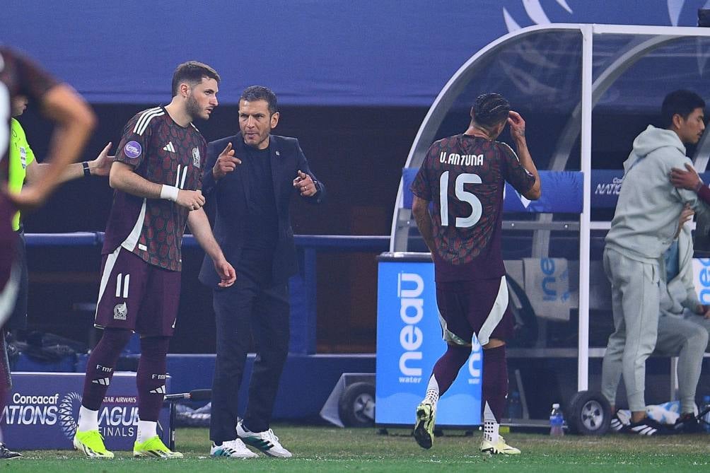 Jimmy Lozano y Santiago Giménez en la Nations League