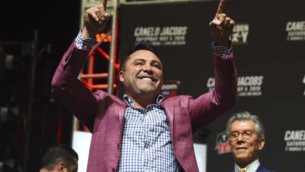 Oscar de la Hoya se roba reflectores