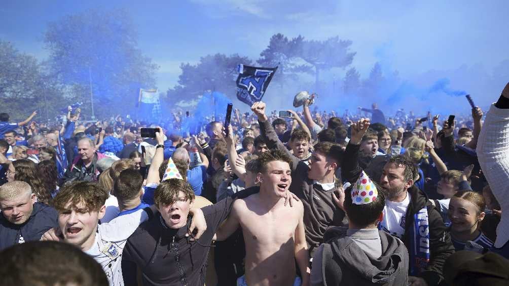 Afición celebra el ascenso