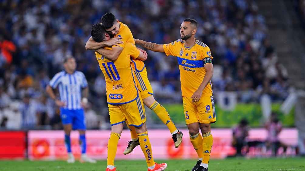 Tigres celebra un gol