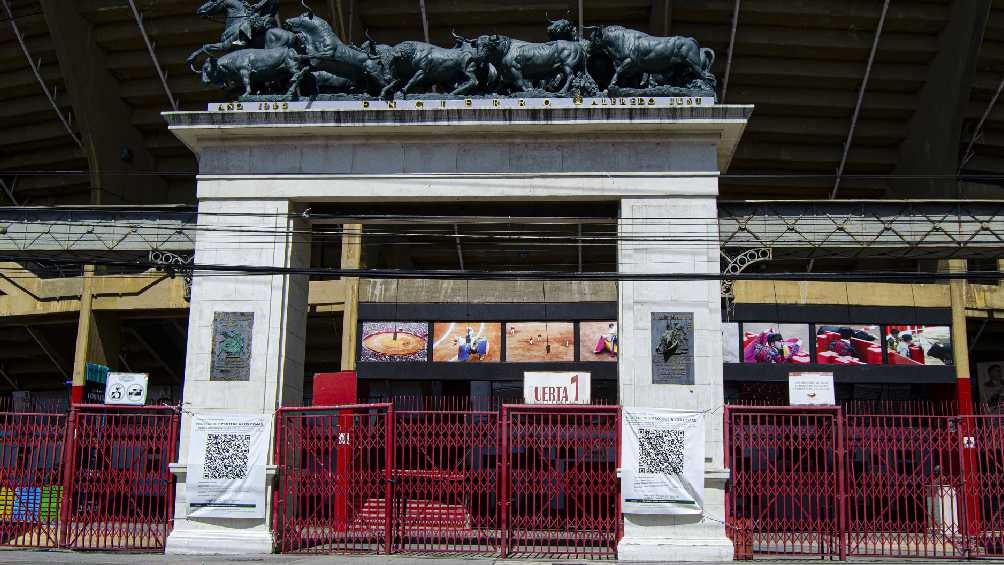 Entrada de la Plaza México