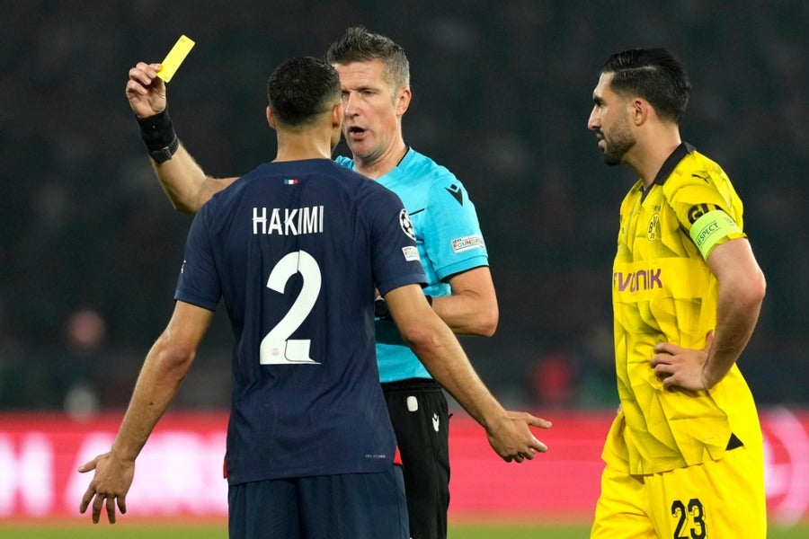 Daniele Orsato en el PSG vs Dortmund