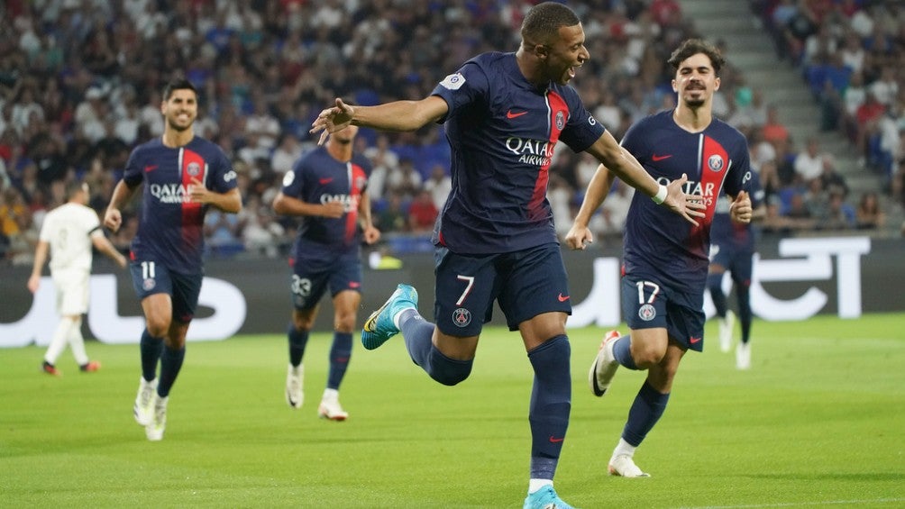 Kylian Mbappé celebra un gol con el PSG