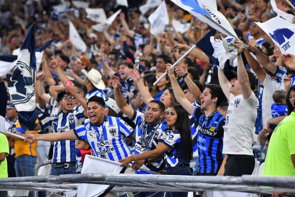 La afición de Rayados en el juego ante Tigres en Fase Regular