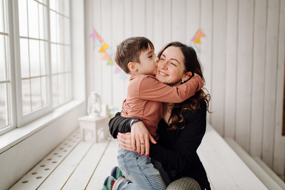 El amor a la madre es único y ella lo sabe.