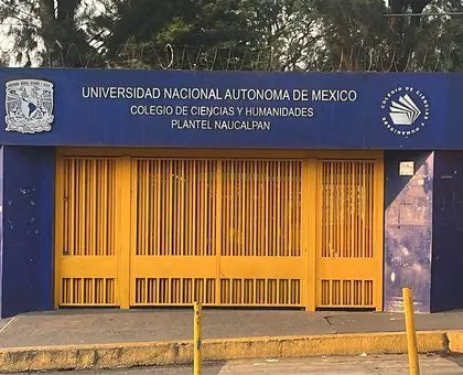 La escuela suspendió las clases por las investigaciones por el estudiante fallecido.