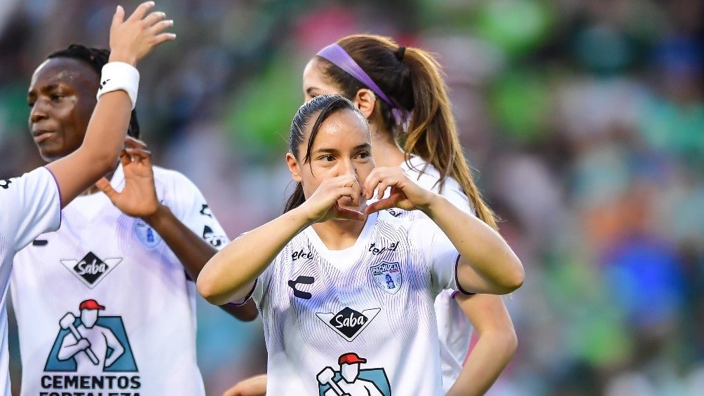 Charlyn Corral festeja el gol