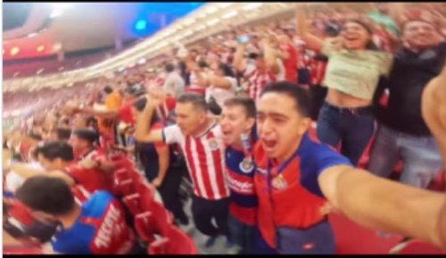 Edy en celebración de un gol con su familia