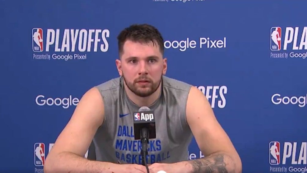 Conferencia de prensa de Luka Doncic es interrumpida por broma de ruidos sexuales y su reacción se hace viral 