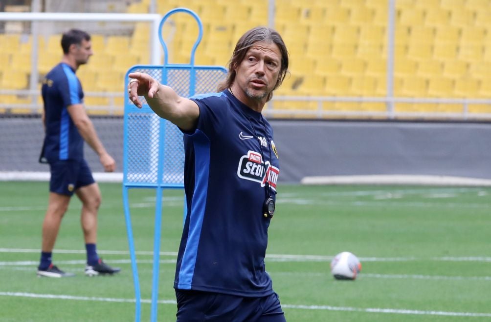 Almeyda en un entrenamiento de AEK