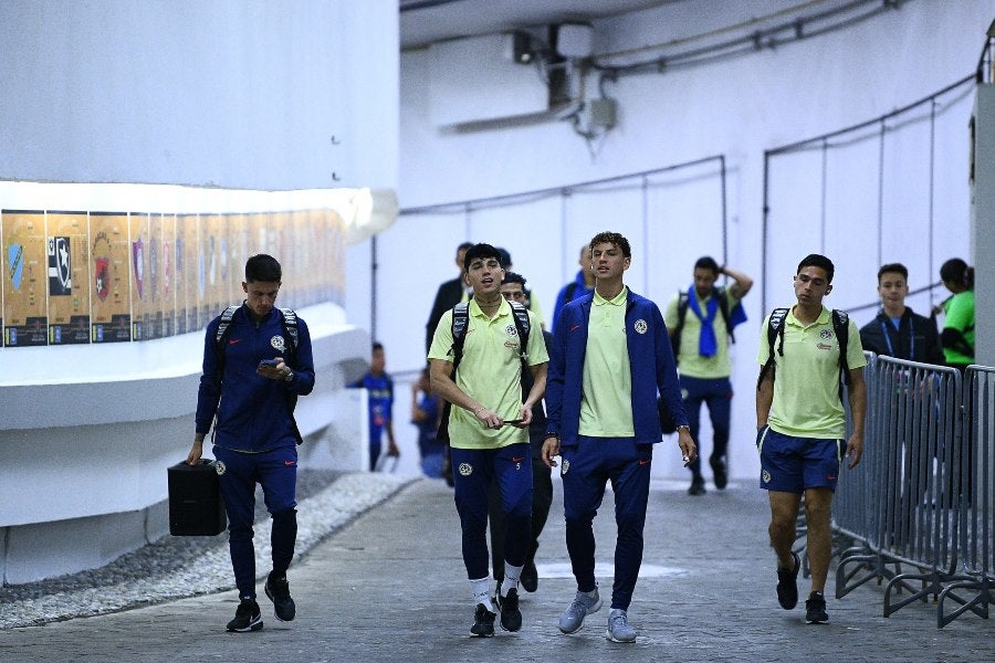 Kevin Álvarez e Igor Lichnovsky en el Estadio Azteca