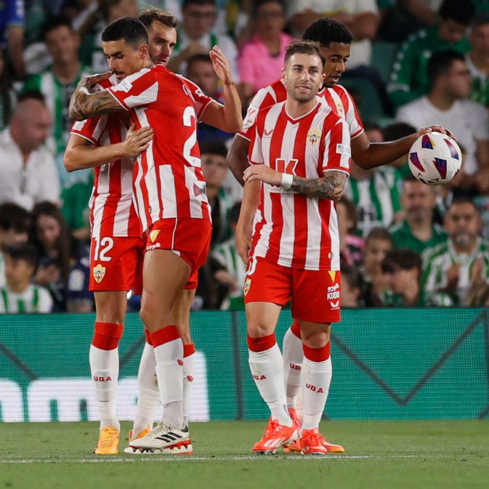 Almería en celebración de gol ante Betis