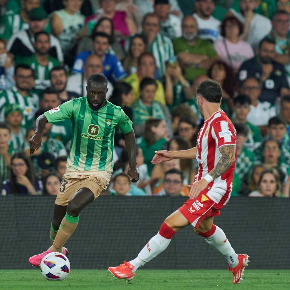 Betis ascendió a la sexta posición de la tabla 