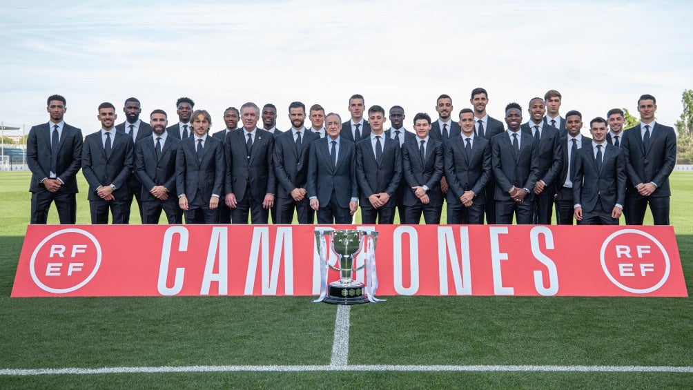 Real Madrid muestra cómo Nacho ofreció el título de LaLiga en la Plaza Cibeles