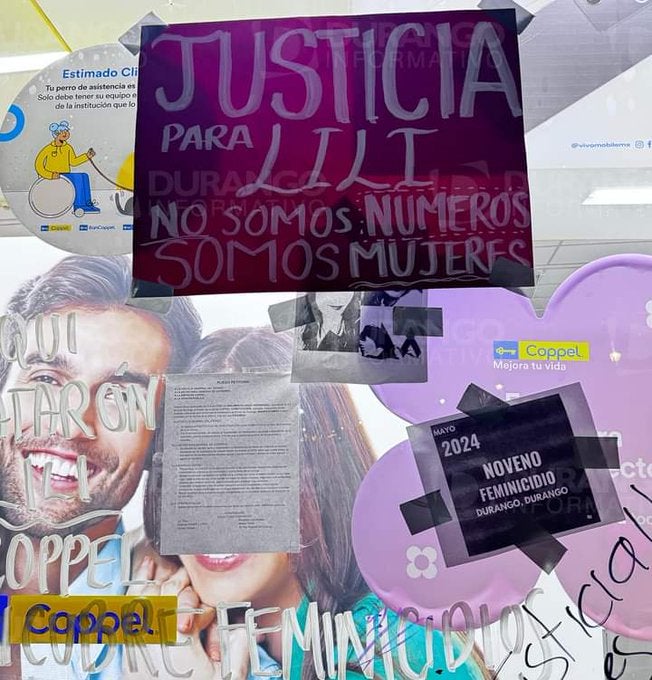 El propósito de la manifestación era poner un altar afuera de la tienda y clausurarla