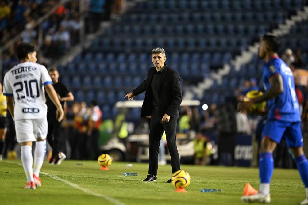 Ortiz durante el partido de Fase Regular ante Cruz Azul 