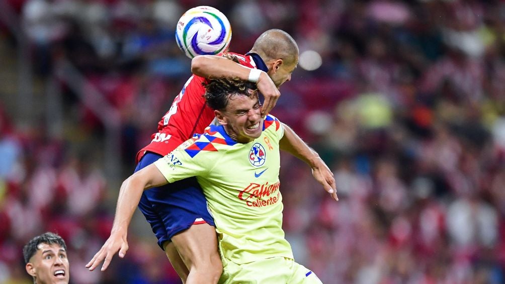 Chicharito en el Clásico Nacional