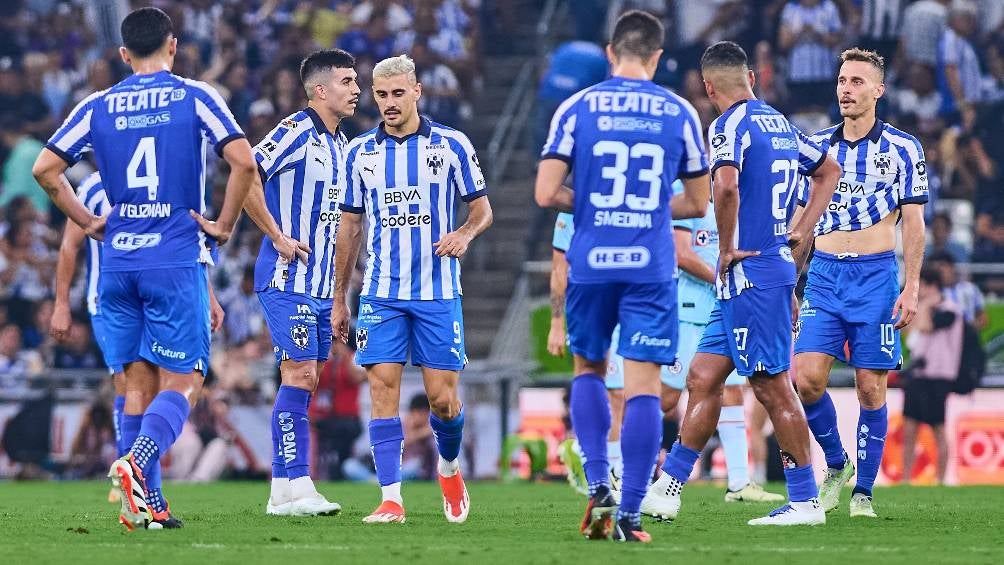 Rayados durante el partido ante Cruz Azul