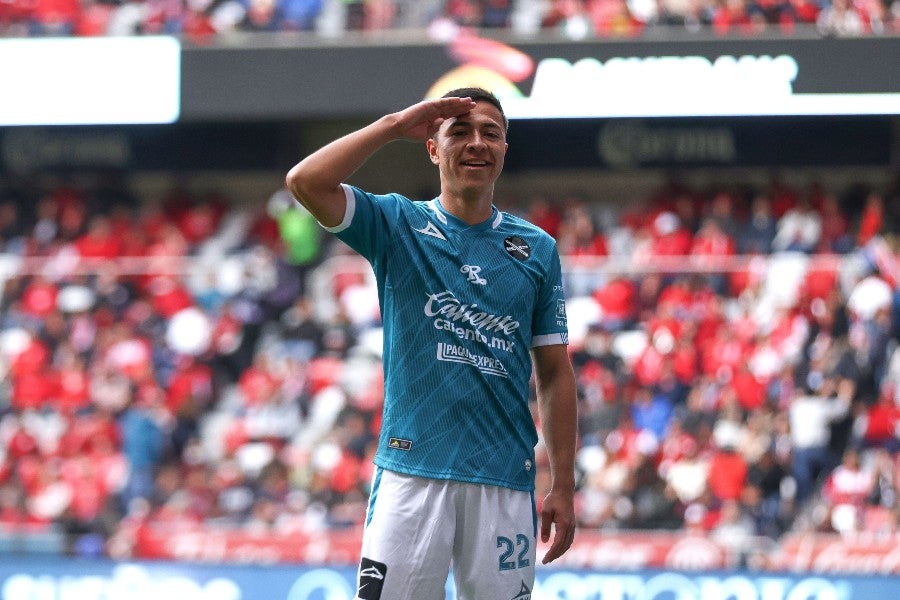 Andrés Montaño festejando un gol