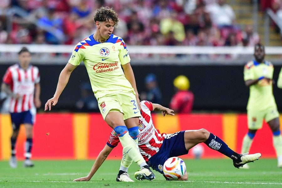 Igor Lichnovsky en el duelo de Ida ante Chivas