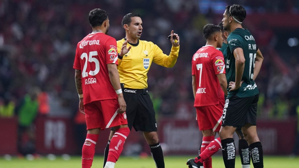 César Ramos le pitó a Chivas en Semifinales