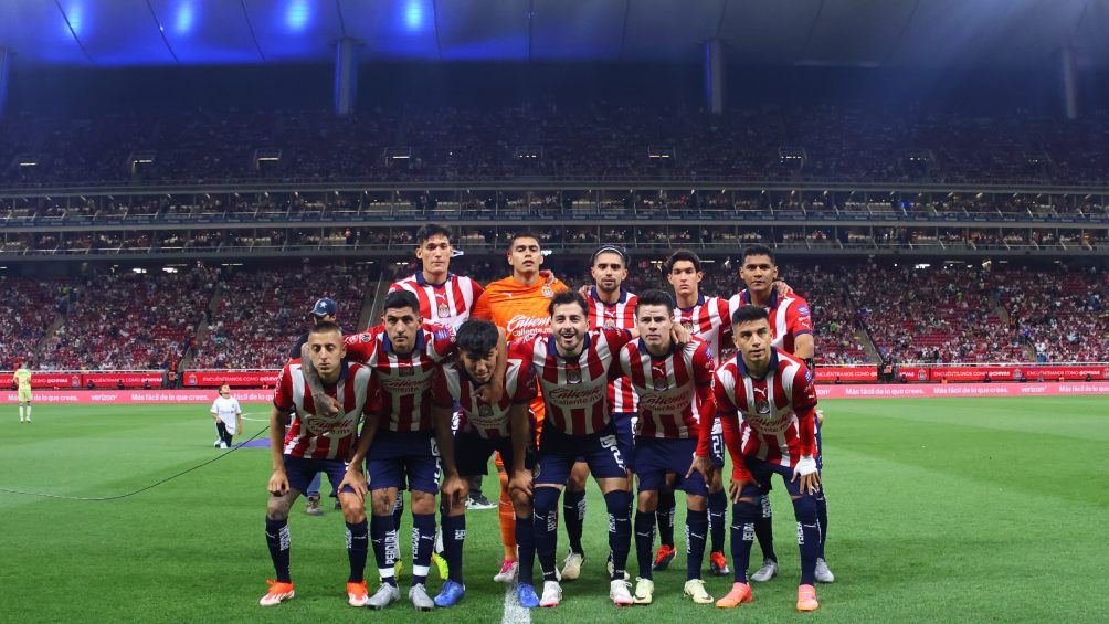 Equipo titular de Chivas en la Ida vs América