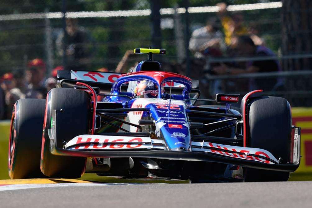 Yuki Tsunoda en la carrera en Imola