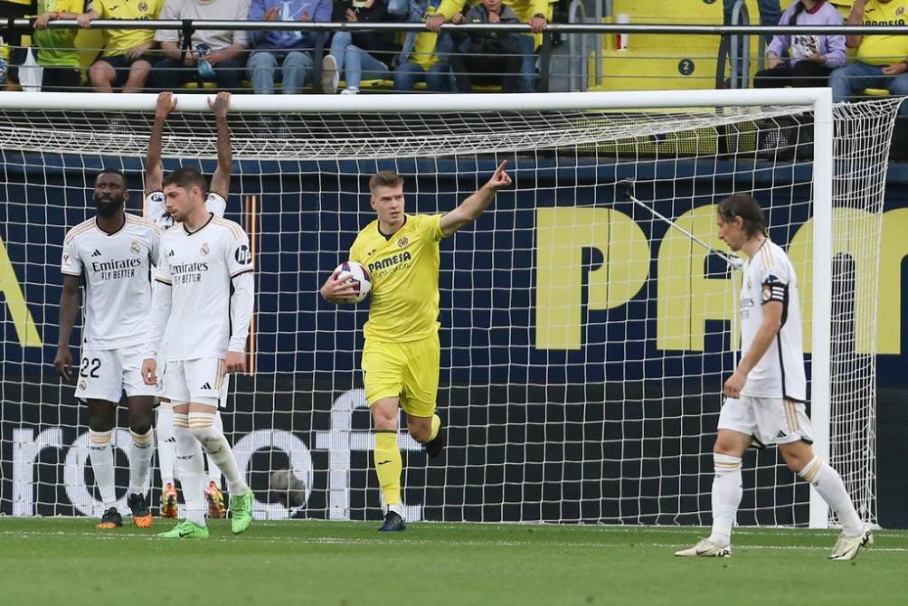 Sorloth celebra uno de sus tantos ante los Merengues