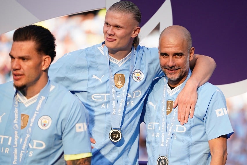 Guardiola celebrando el título de la Premier League