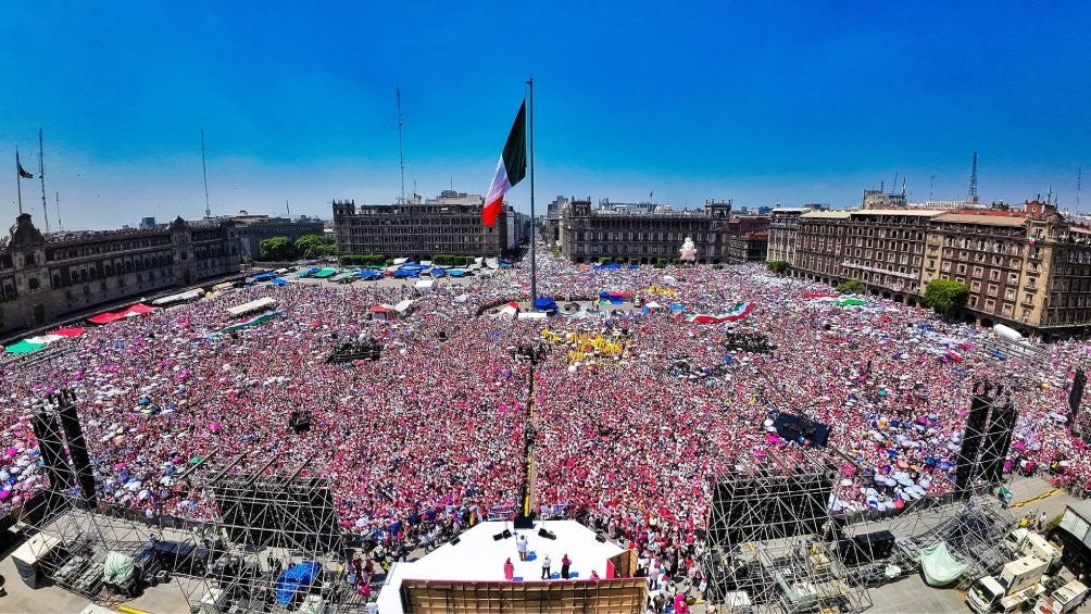 Se registraron enfrentamientos entre los asistentes a la concentración ciudadana con miembros de la CNTE