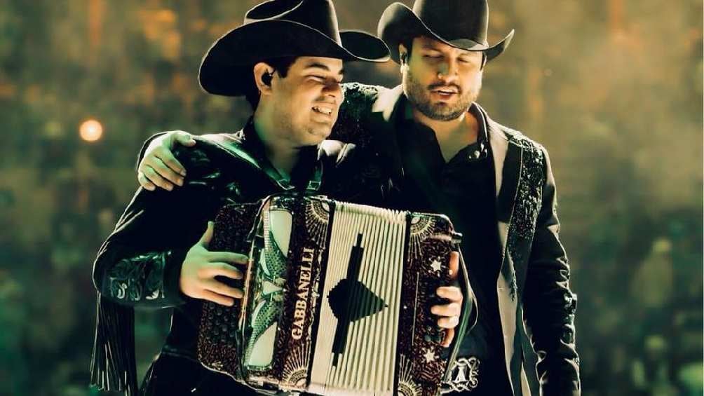 Alfredo Olivas y Julión Álvarez esperan deleitar pronto a sus fans en CDMX. 