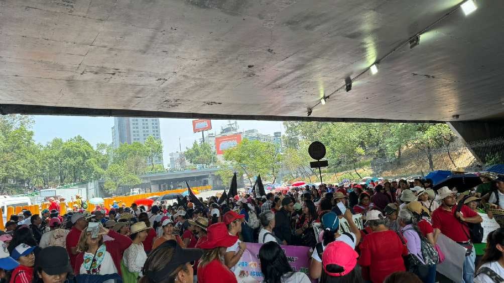 Los maestros exigen mejoras económicas. 