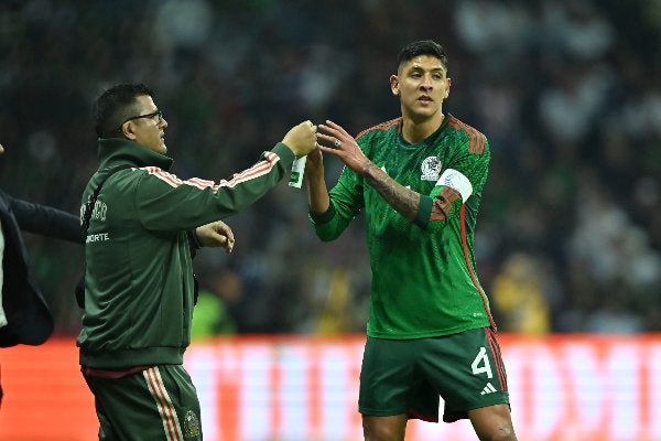 Edson Álvarez en el partido contra Honduras en la Nations League