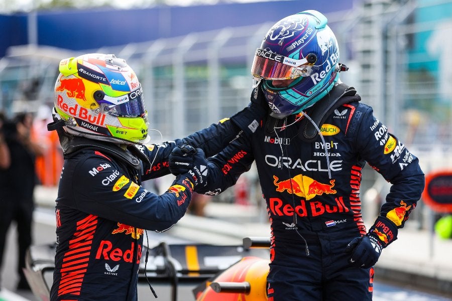 Sergio Pérez con Max Verstappen