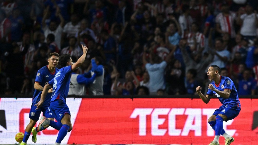 Cruz Azul jugó solo 1 partido de local en el Azteca esta temporada