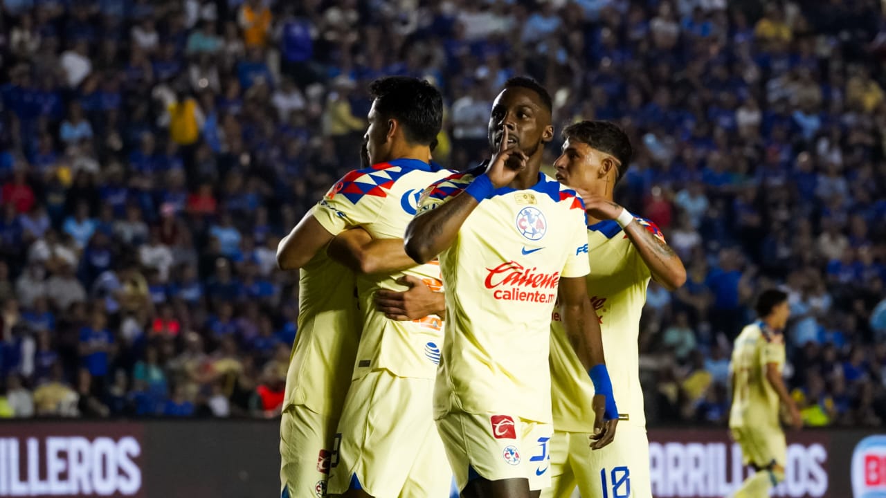 Quiñones celebra el gol ante Cruz Azul